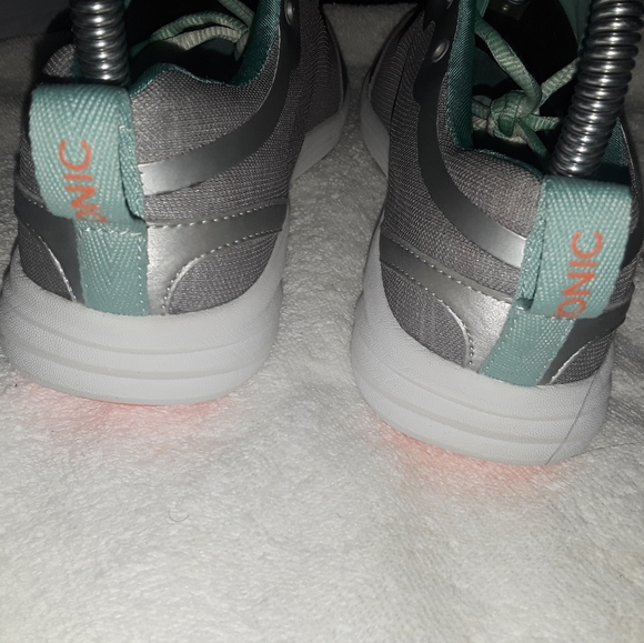 Vionic | Fyn Comfort Java 2520 Sneaker Women's 6 - Picture 9 of 14